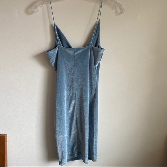 SOLD Baby blue dress - Picture 4 of 4